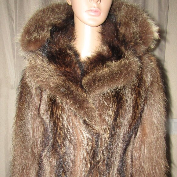 Gorgeous Raccoon Mid-Length Fur Coat Size Small to Medium